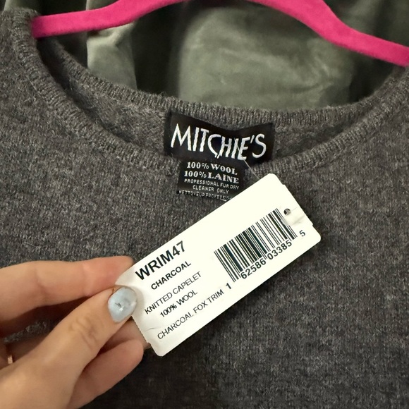 Mitchie’s Charcoal Gray Blue Fox Fur Trim 100% Wool Poncho NWT One Size - Picture 3 of 4